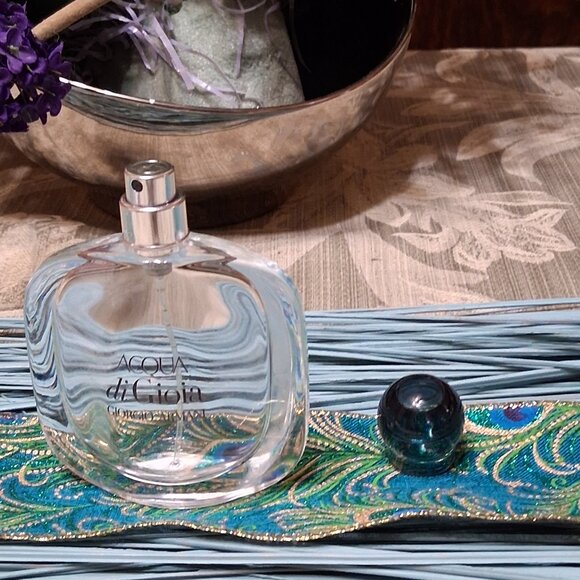 Empty bottle of Aqua de Gio - Picture 2 of 3